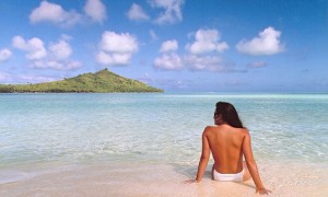 Jennifer in Paradise.tif ñ the first photoshopped picture Brothers Knoll sent over their original Je